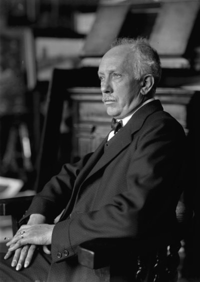 Richard Strauss's "Arabella" received its world premiere at the Sächsisches Staatstheater in Dresden.