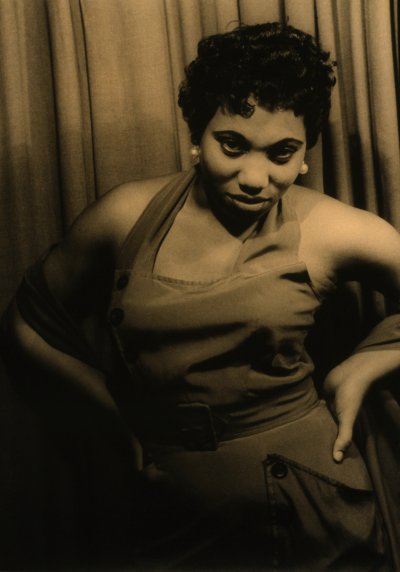 Francis Poulenc's "Dialogues des Carmélites" received its United States premiere at San Francisco Opera in an English translation, conducted by Erich Leinsdorf; the performance also marked Leontyne Price's American opera debut as Madame Lidoine.