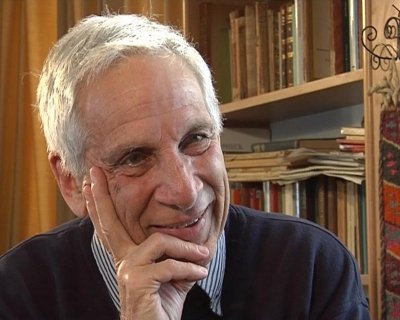 Alexander Goehr's "Arianna", an opera in eight scenes using Ottavio Rinuccini's surviving libretto for Monteverdi's lost "L'Arianna", received its world premiere at the Royal Opera House, Covent Garden.