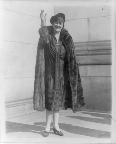 Rosa Raisa, the dramatic soprano who created the title role in Puccini's "Turandot" and was a major star of the Chicago opera scene, died in California.