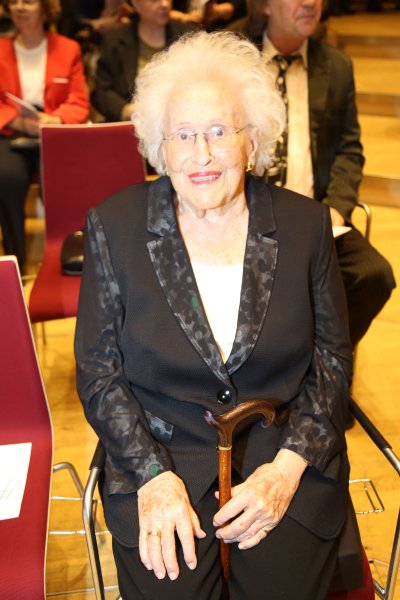 Death of German-Austrian operatic soprano Hilde Zadek (long associated with the Vienna State Opera).